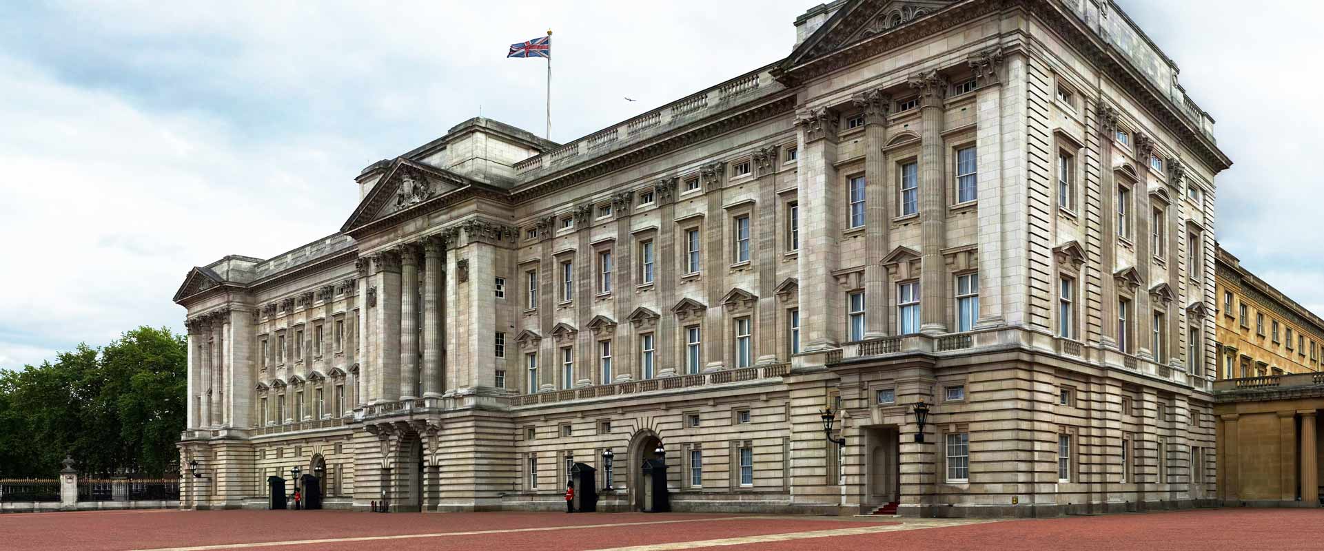 Hotel Near Buckingham Palace 